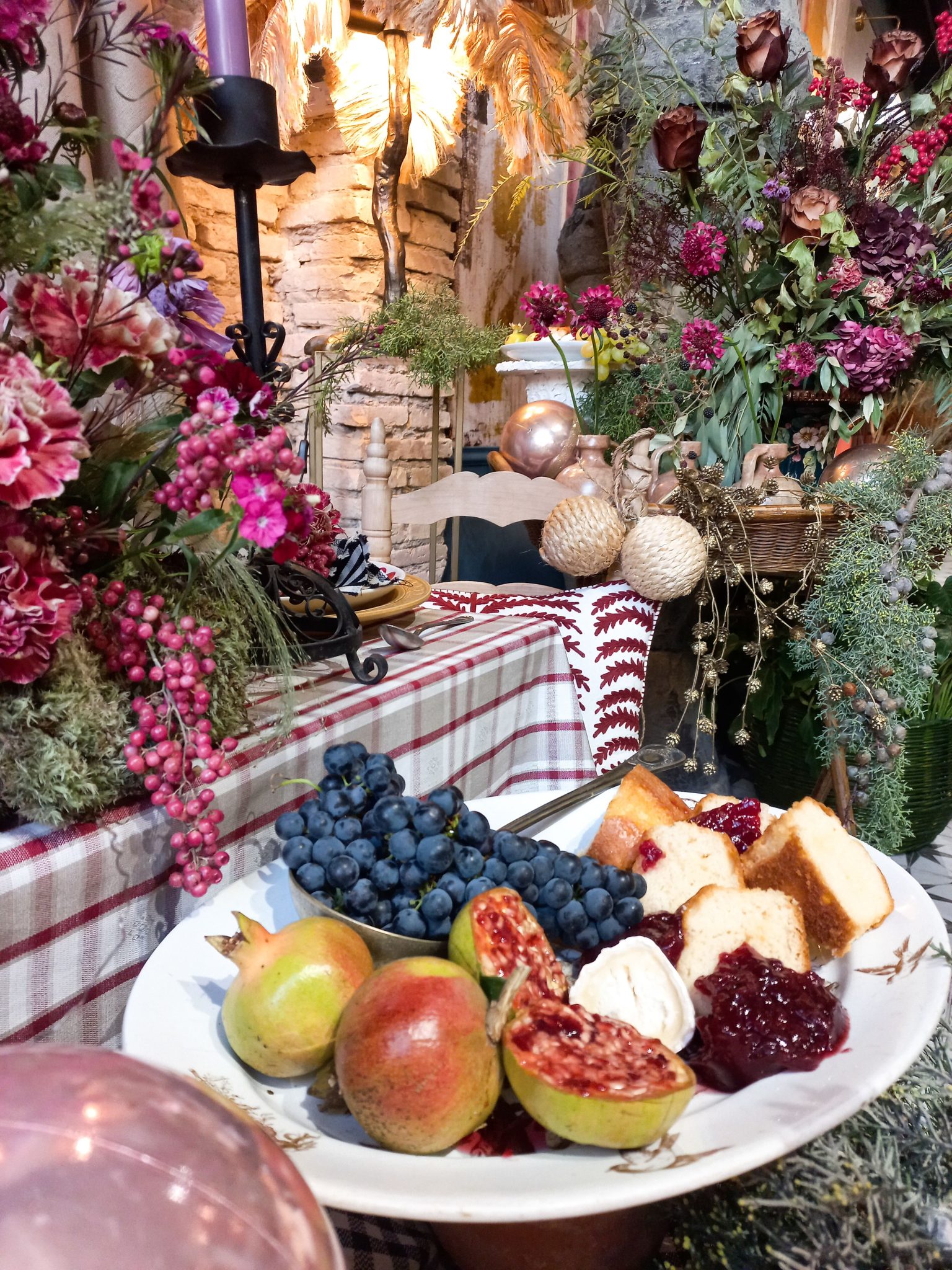 Decoración navideña en Zaragoza con cerámica artesanal, velas y luz cálida Lapopie Studio